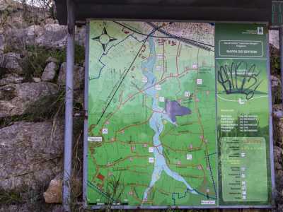 Una mappa poco chiara installata per i visitatori 